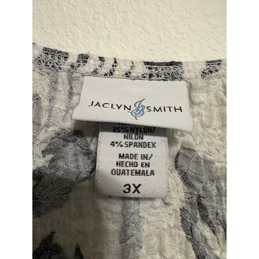 Jaclyn Smith Womens 3X Black White Floral V-Neck Textured Crinkle Blouse Top - Picture 3 of 6